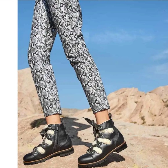 Jimmy Choo Bei Flat Boots leather /shearling size 38.5 - Picture 1 of 12